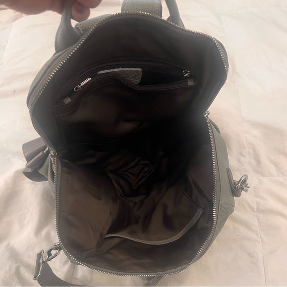 Gray pebbled leather convertible backpack - Picture 4 of 6